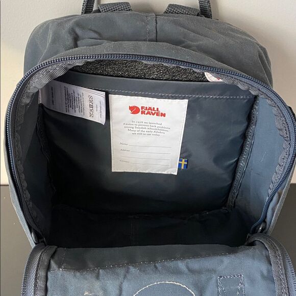 Fjallraven Kanken Mini Backpack 3L Dark Gray Chacole Outdoor Casual - Picture 7 of 12